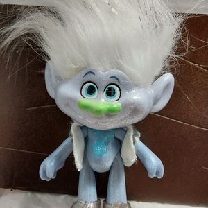 Troll still has vest necklace and shoes